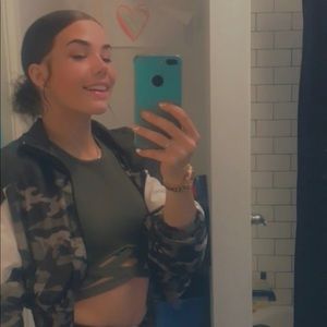 Meet your Posher, Danielle